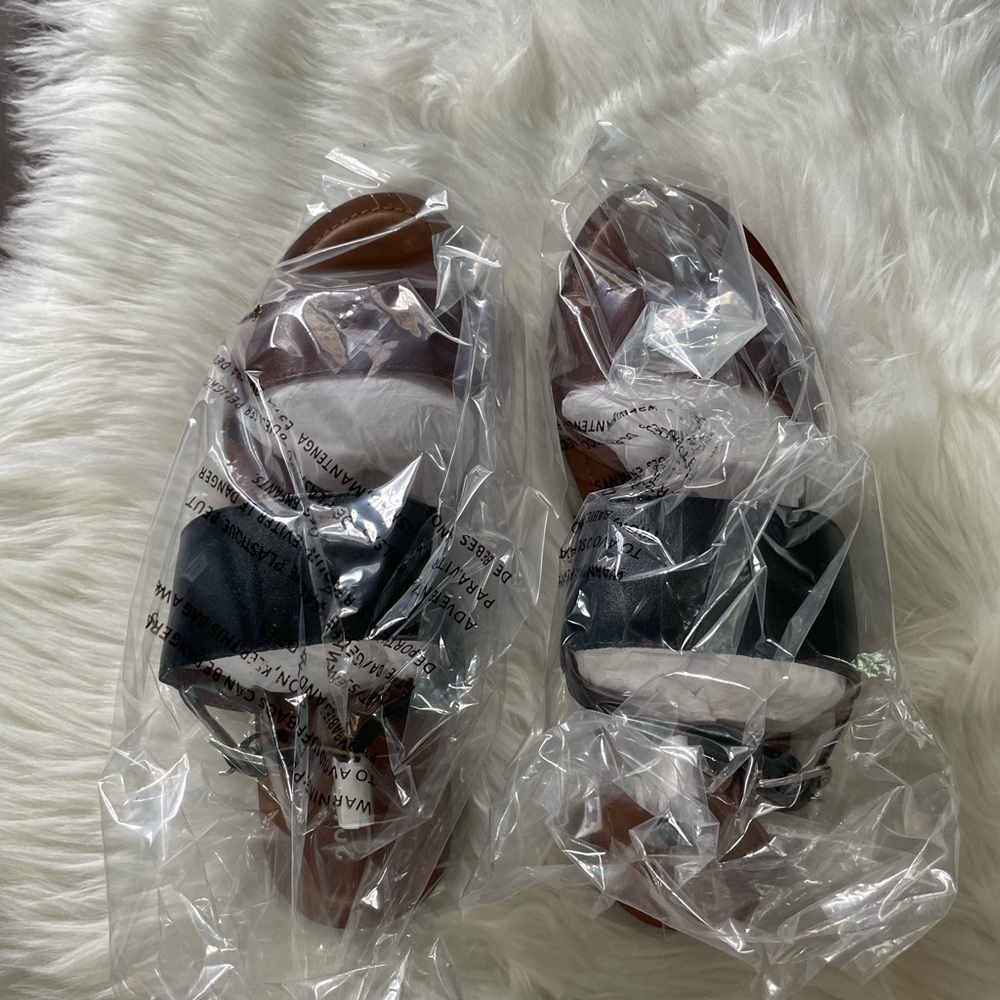 Women's Leather Double Band Sandal - Picture 4 of 8